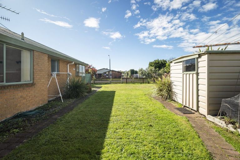 Photo of property in 2 Ashmore Place, Fairy Springs, Rotorua, 3015