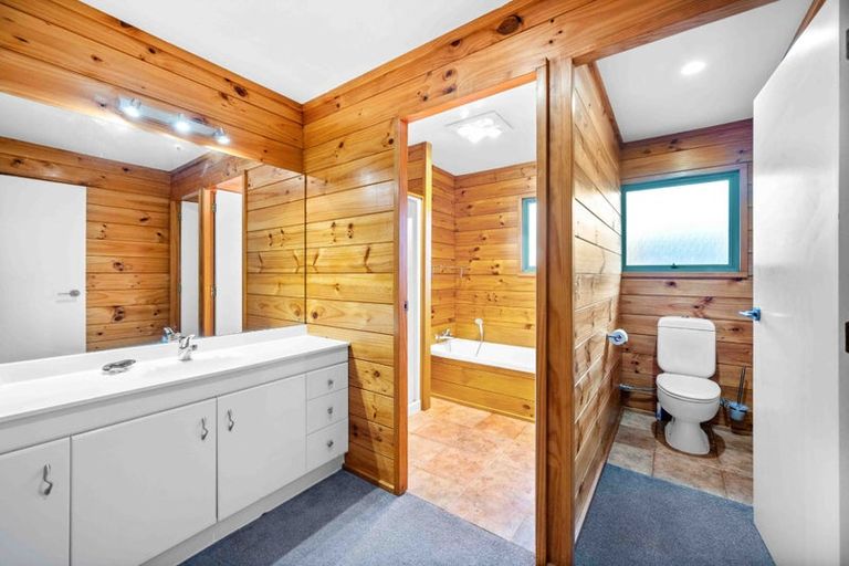 Photo of property in 1 Coolen Place, Tuakau, 2121