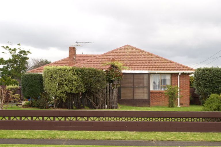 Photo of property in 17 Gardiner Grove, Mangere East, Auckland, 2024