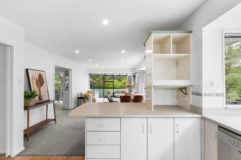 Photo of property in 17 Highland Place, Avonhead, Christchurch, 8042