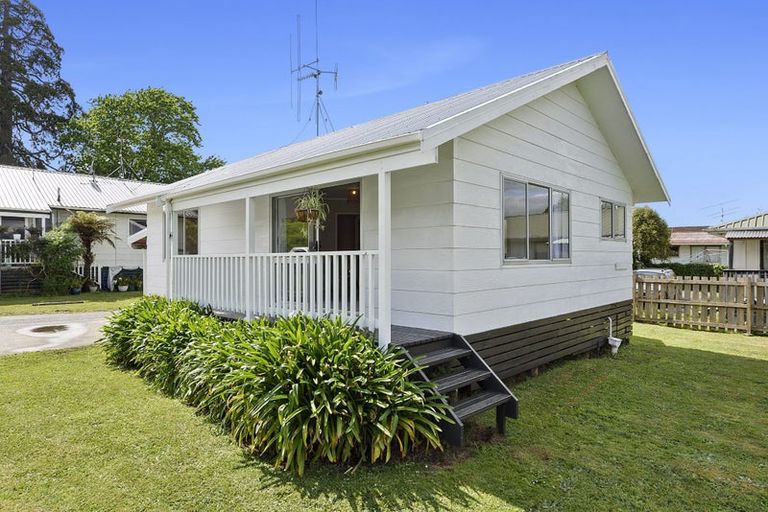 Photo of property in 77 Lake Crescent, Hamilton Lake, Hamilton, 3204