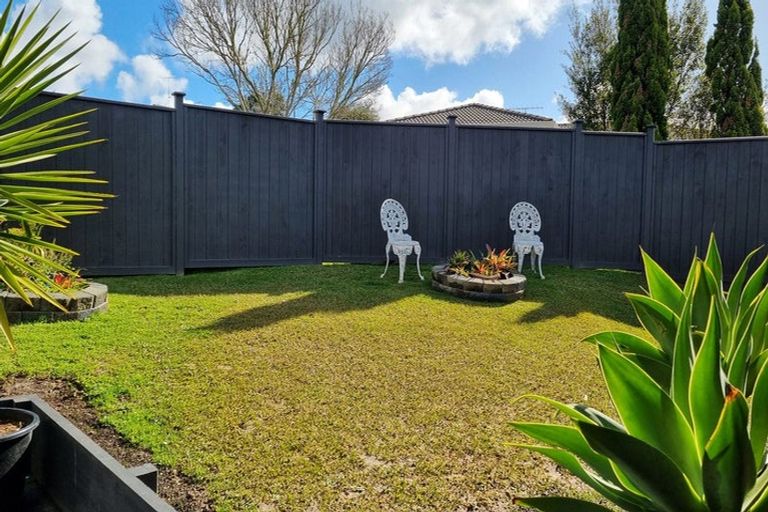 Photo of property in 8 Owl Court, Unsworth Heights, Auckland, 0632