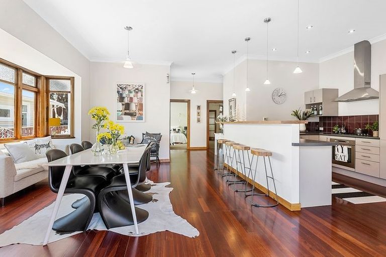 Photo of property in 224 The Parade, Island Bay, Wellington, 6023