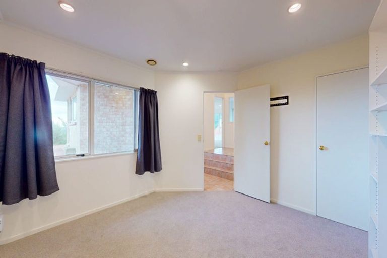 Photo of property in 16 Imran Terrace, Khandallah, Wellington, 6035
