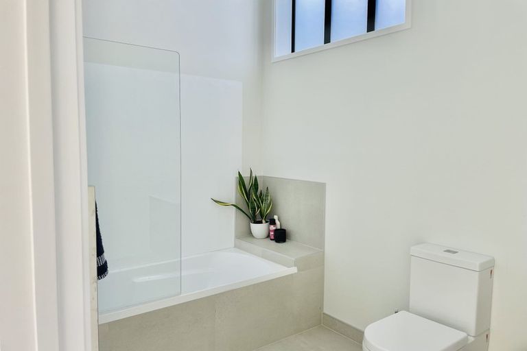 Photo of property in 7 Hastings Street, Hobsonville, Auckland, 0616