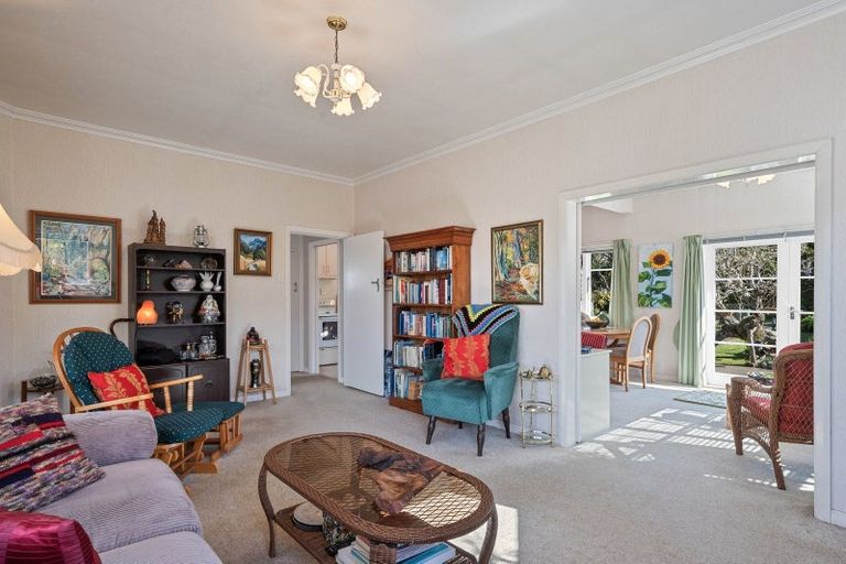 Photo of property in 361 Oxford Street, Levin, 5510