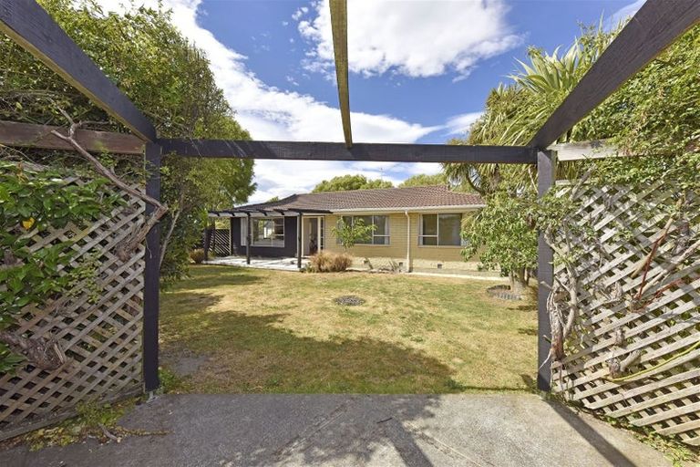 Photo of property in 1/11a Glen Place, Parklands, Christchurch, 8083