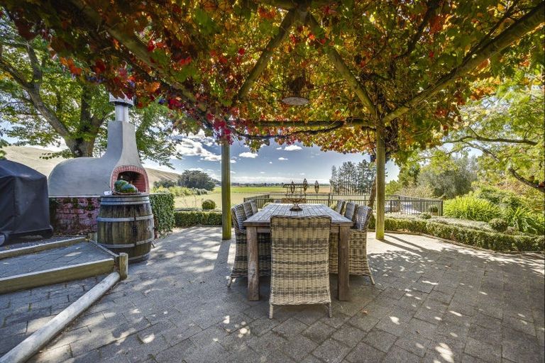 Photo of property in 932 Middle Road, Poukawa, 4172