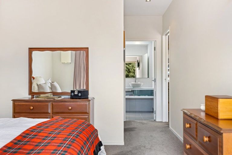 Photo of property in Esplanade Apartments, 9/16 Beach Front Lane, Browns Bay, Auckland, 0630