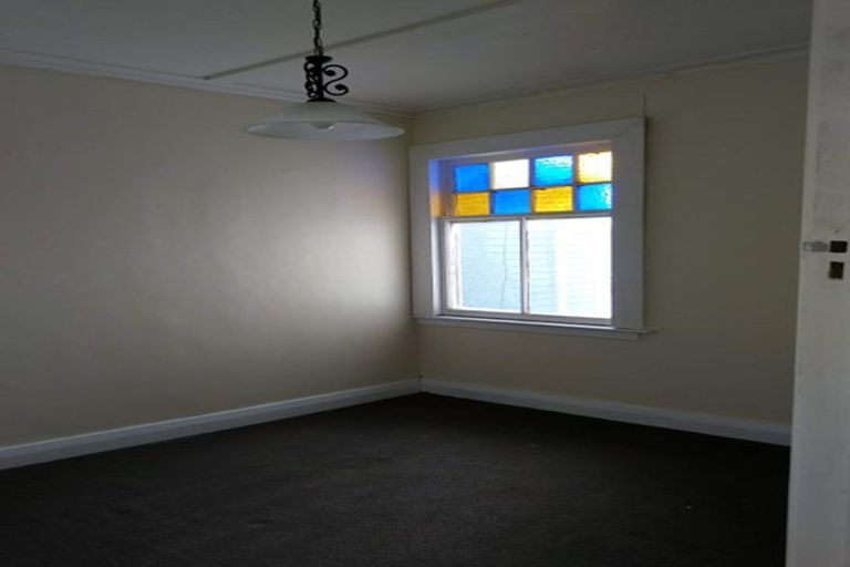 Photo of property in 412 Queens Drive, Lyall Bay, Wellington, 6022