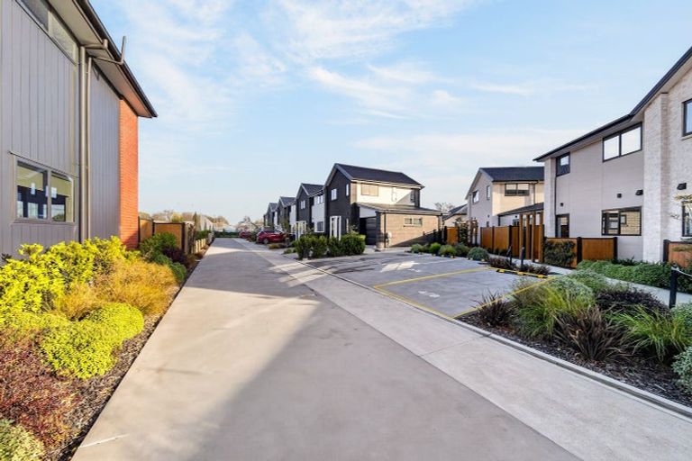 Photo of property in 4/8 Matata Place, Dallington, Christchurch, 8061