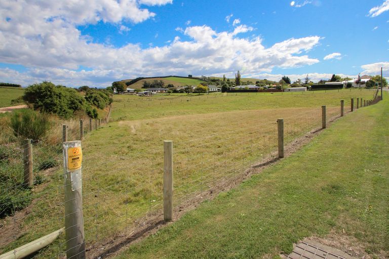 Photo of property in 1 Main Street, Weston, Oamaru, 9401