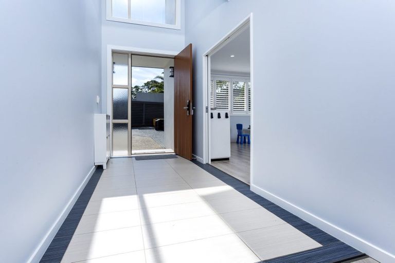 Photo of property in 8 Hornbill Drive, Fairview Heights, Auckland, 0632