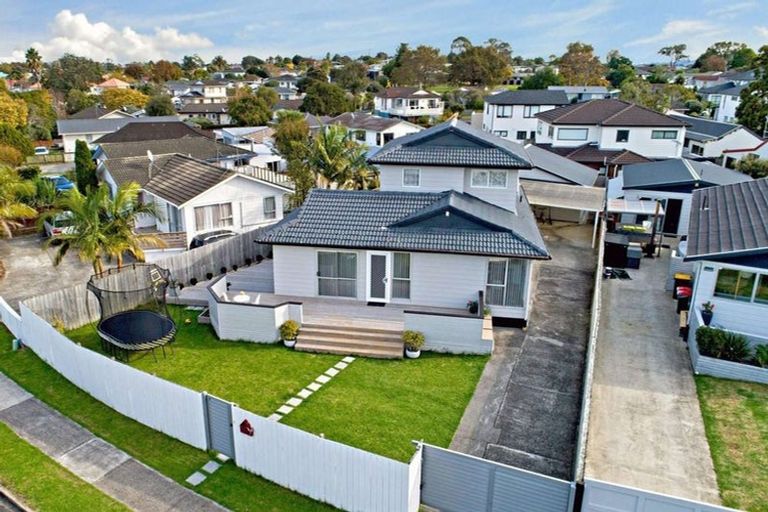 Photo of property in 22 Fiesta Drive, Half Moon Bay, Auckland, 2012