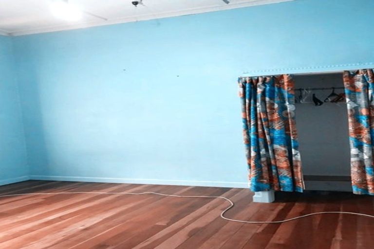 Photo of property in 16 Rimu Street, New Lynn, Auckland, 0600