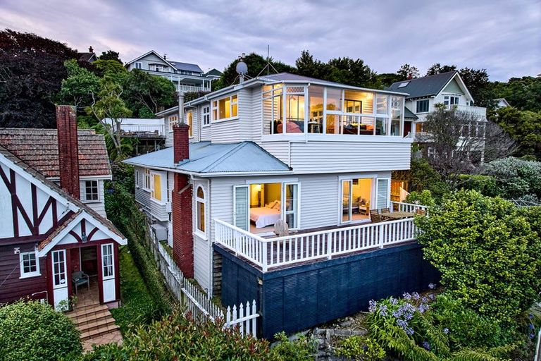 Photo of property in 11 Lower Watt Street, Wadestown, Wellington, 6012