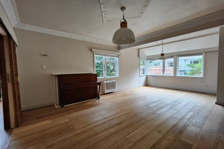 Photo of property in 100 Barnard Street, Wadestown, Wellington, 6012