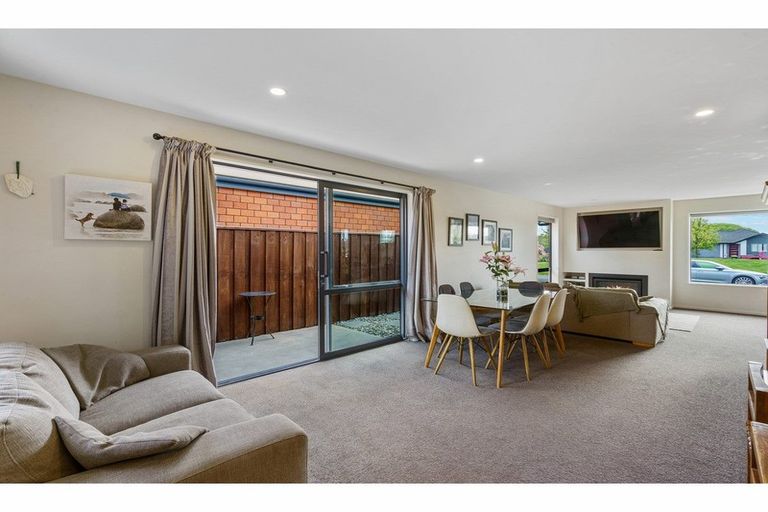 Photo of property in 40 Lansdowne Way, Rolleston, 7615