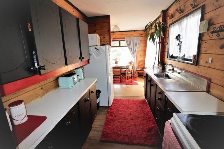 Photo of property in 21 Manuka Street, Castlecliff, Whanganui, 4501