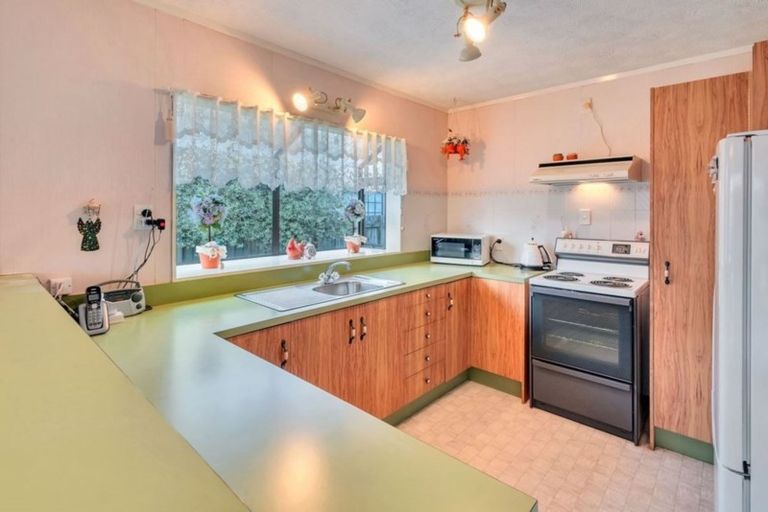 Photo of property in 13 Septimus Place, Henderson, Auckland, 0612
