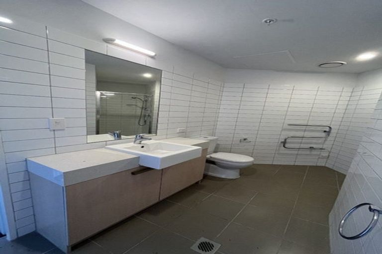 Photo of property in Bella Vista, 1h/84 Gunner Drive, Te Atatu Peninsula, Auckland, 0610