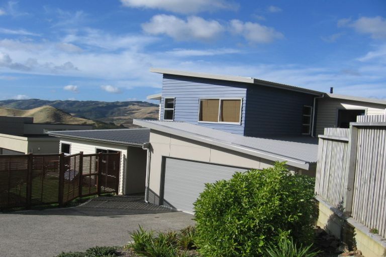 Photo of property in 42 Waverton Terrace, Churton Park, Wellington, 6037