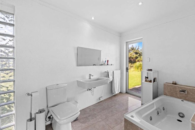 Photo of property in 73 Robertson Road, Otaua, Waiuku, 2682