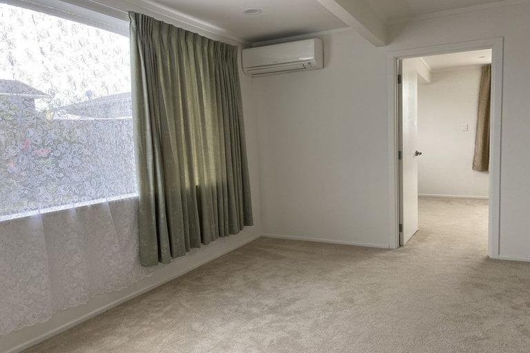 Photo of property in 103 Hutchinsons Road, Bucklands Beach, Auckland, 2014