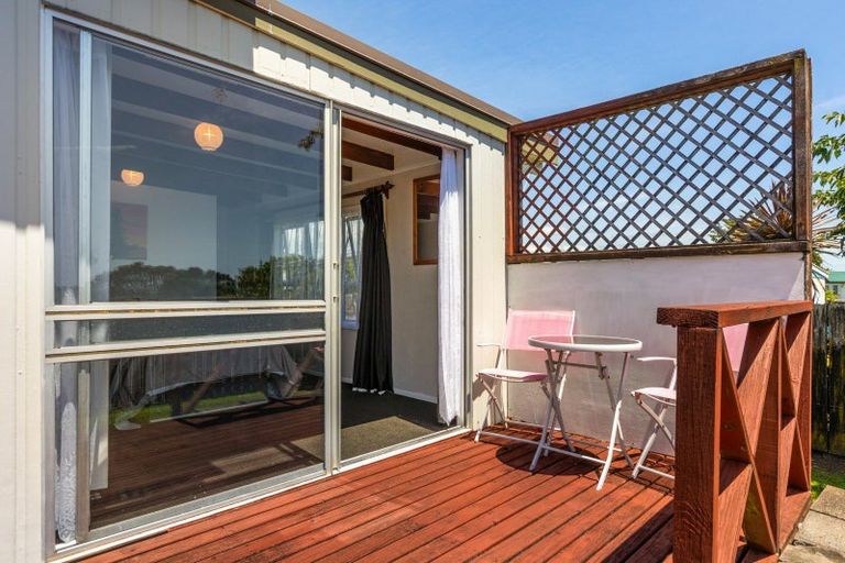 Photo of property in 5 Newbury Place, Waitara, 4320