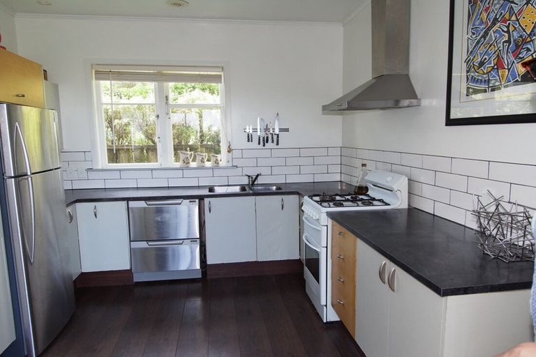 Photo of property in 60 Pembroke Road, Northland, Wellington, 6012