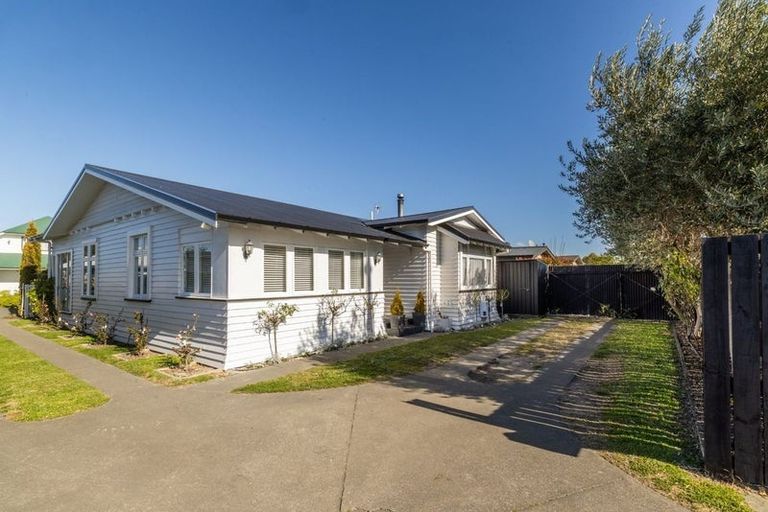 Photo of property in 15 Taradale Road, Marewa, Napier, 4110
