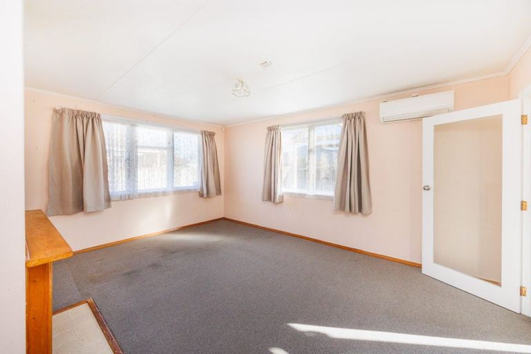 Photo of property in 35 Coventry Street, Highbury, Palmerston North, 4412