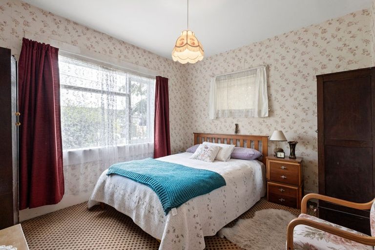 Photo of property in 15 Bond Street, Waltham, Christchurch, 8023