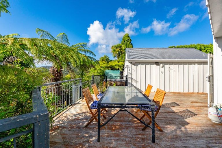 Photo of property in 1032 Scenic Drive North, Swanson, Auckland, 0816