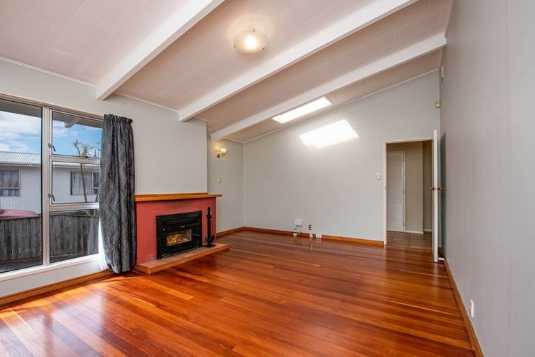 Photo of property in 12 Hollis Road, Paraparaumu Beach, Paraparaumu, 5032