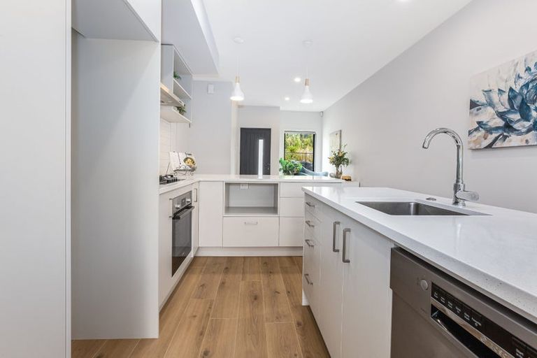 Photo of property in 40 Koreke Close, Kenepuru, Porirua, 5022