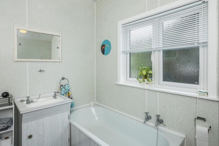Photo of property in 17 Tamar Street, Island Bay, Wellington, 6023