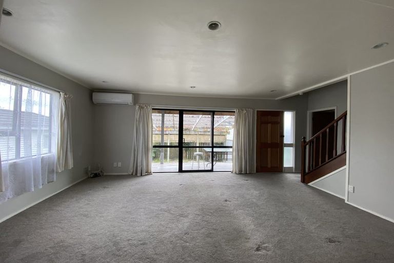 Photo of property in 56 De Quincey Terrace, Highland Park, Auckland, 2010