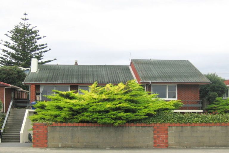 Photo of property in 77 Marine Parade, Paraparaumu Beach, Paraparaumu, 5032