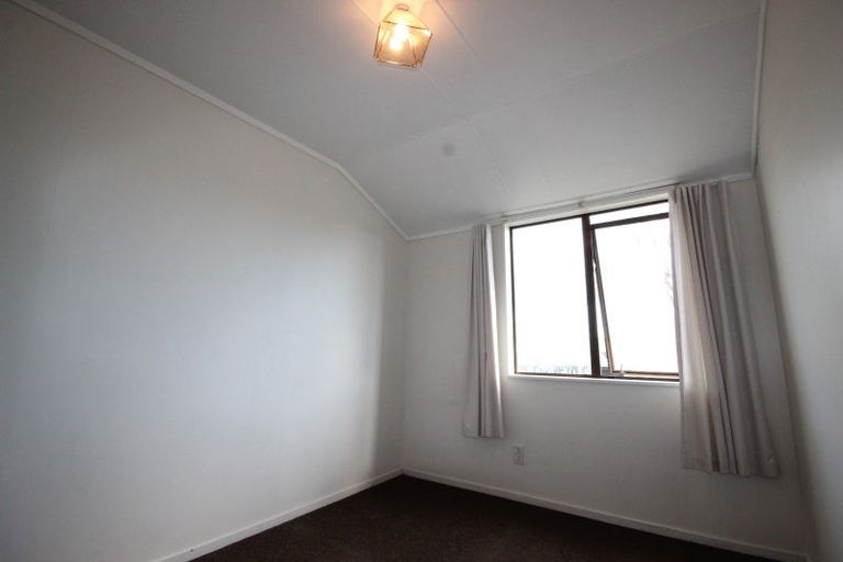 Photo of property in 16 Keeling Street, West End, Palmerston North, 4412