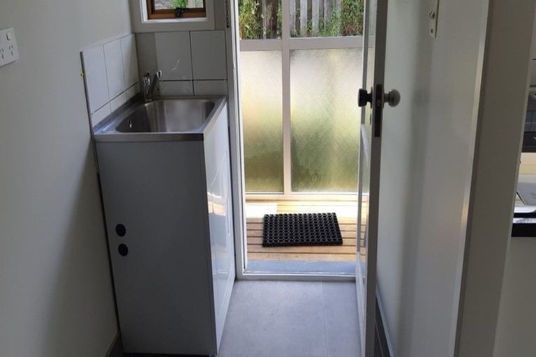 Photo of property in 2/73 Eskdale Road, Birkdale, Auckland, 0626