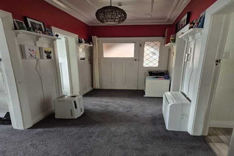Photo of property in 225 Ravensbourne Road, Ravensbourne, Dunedin, 9022