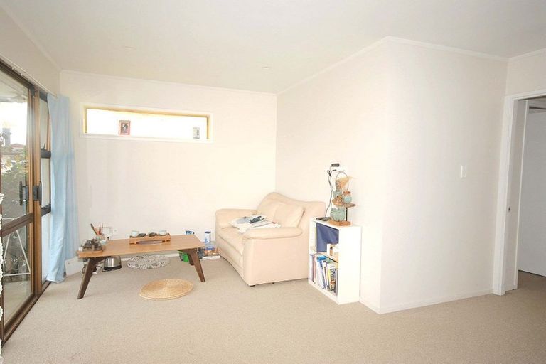 Photo of property in 2/28 Priestley Drive, Bucklands Beach, Auckland, 2014