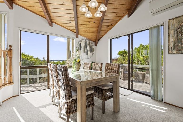 Photo of property in 26 Pacific Parade, Army Bay, Whangaparaoa, 0930