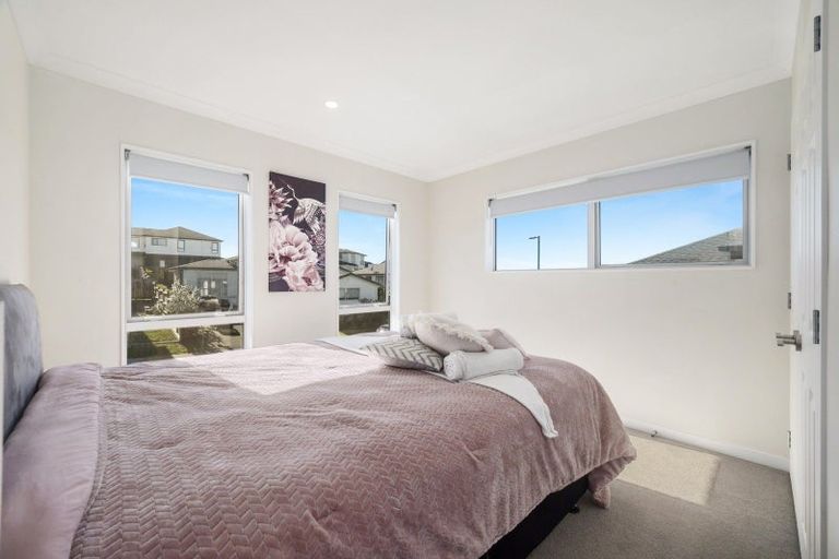 Photo of property in 30 Cassidy Drive, Orewa, 0931