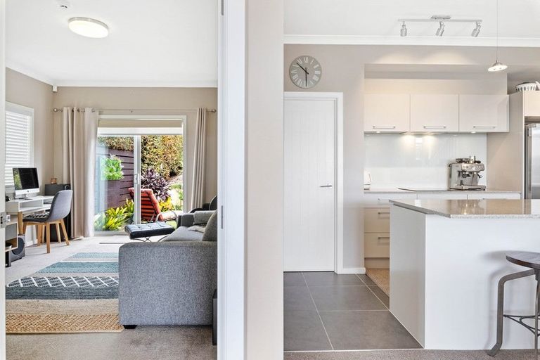 Photo of property in 27 Landmark Terrace, Orewa, 0931