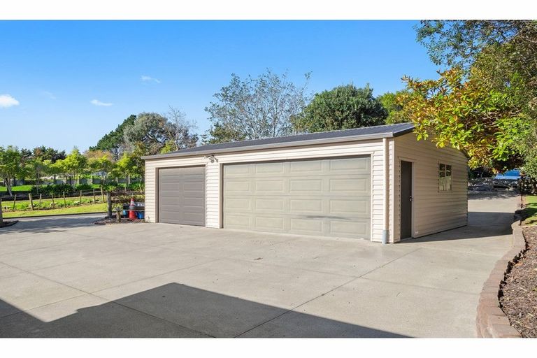 Photo of property in 6 Raukawa Grove, Waiuku, 2123