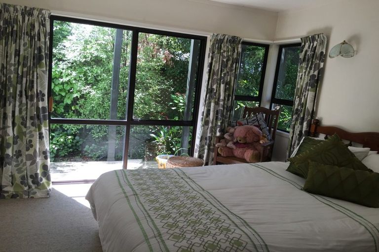 Photo of property in 3 Fayette Place, Te Atatu South, Auckland, 0610