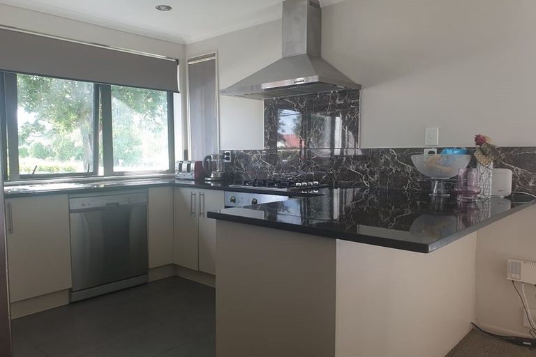 Photo of property in 33 Tarapiroe Avenue, Takanini, 2112