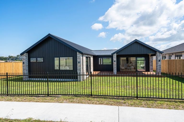 Photo of property in 10 Korimako Lane, One Tree Point, 0118